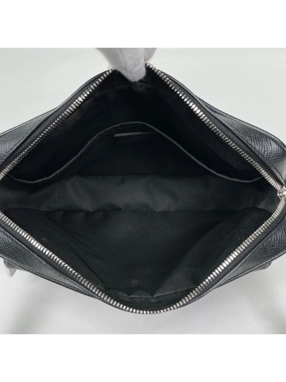 Louis Vuitton Outdoor Messenger PM Shoulder Bag Taigarama Noir